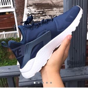 NIKE AIR HUARACHE ULTRA